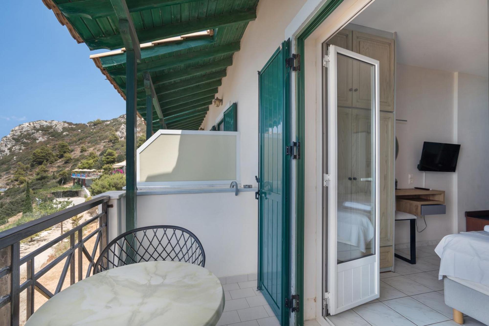 Sunset Triple 1 Apartman Áyios Nikítas Kültér fotó